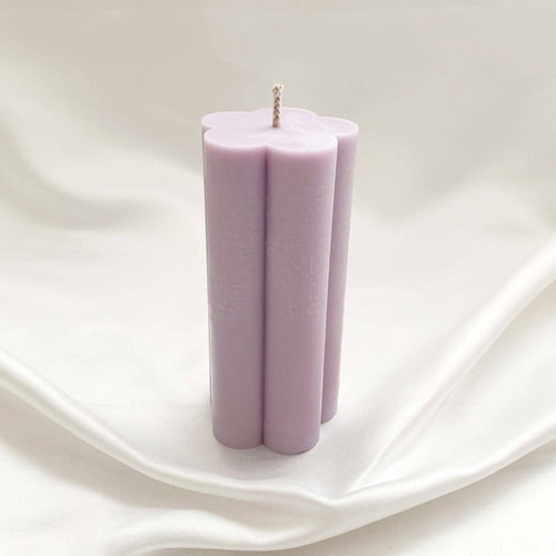 Daisy Pillar Candle