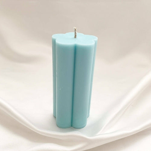 Daisy Pillar Candle
