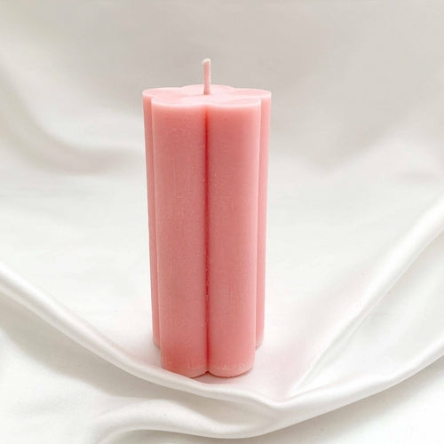 Daisy Pillar Candle